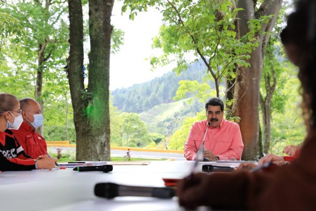 Maduro felicitó la actitud ejemplar e impecable durante campaña electoral de las primarias del PSUV