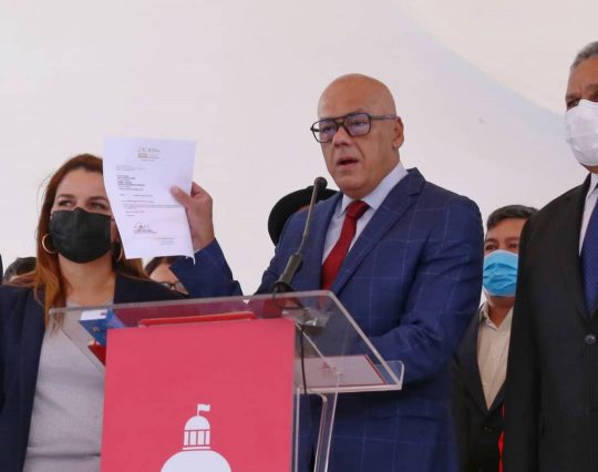 El Senado de Colombia trata de restablecer relaciones con Venezuela