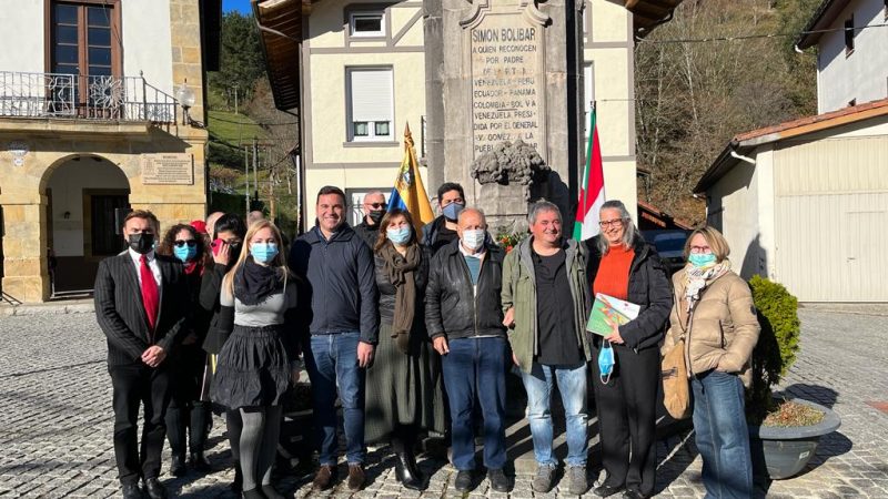 Homenaje a Simón Bolívar en la tierra de sus ancestros