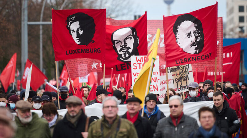 Recuerdan en Berlín a Rosa Luxemburg y Karl Liebknecht en una marcha marcada por el anhelo de Paz
